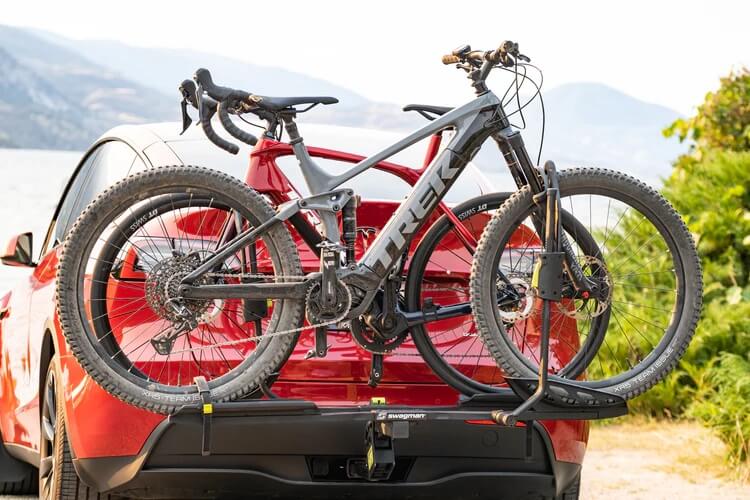 Swagman SKAHA 2 Hitch Mounted Car Bicycle Rack, 1-1/4'' and 2'', 2 Bikes